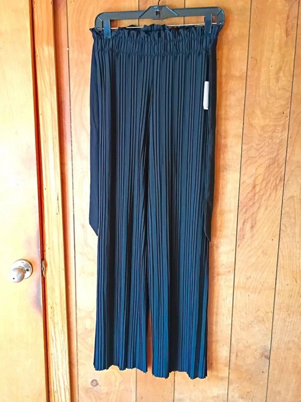 Design by Olivia Women’s Black Pleated Wide Leg Pants Size L NWT Tie Waist